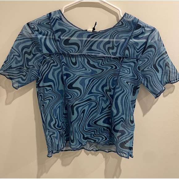 NWT lettuce hem mesh crop top - Picture 3 of 4